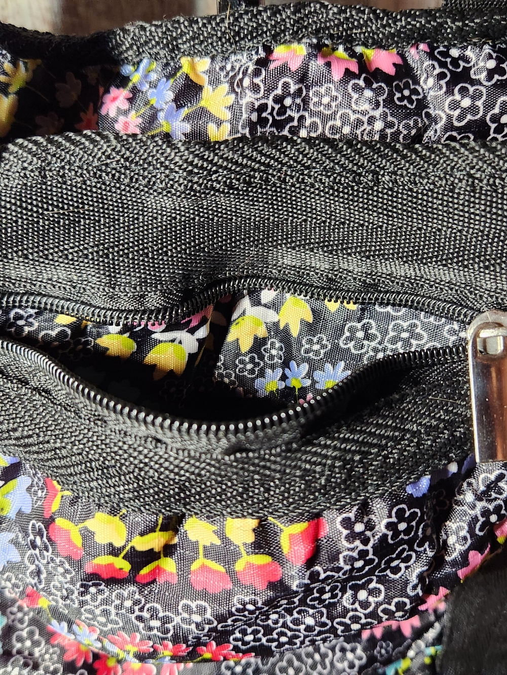 Aphorism Black Nylon Multi Color Tote Floral Medallions Side Pockets Zippers - Picture 11 of 14